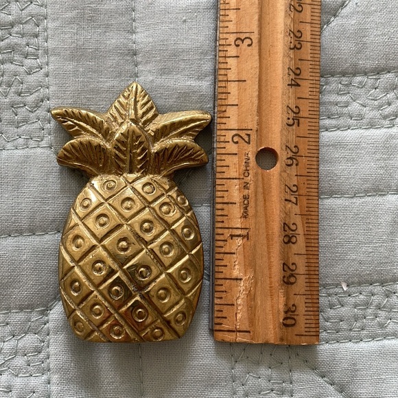 Last call! Vintage brass pineapple paperweight - Picture 2 of 2